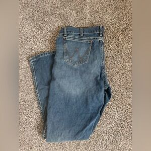 NWOT Wrangler Men’s Blue Relaxed Fit Jeans Size 36x34